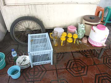 ein Strassenstand hinter den Kulissen, Yogyakarta, Zentraljava