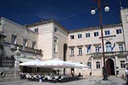 Der Volksplatz Narodnj trg im dalmatischen Zadar