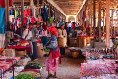 Die Marktpassage in In-Dein am Inle-See in Myanmar