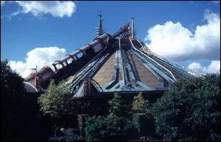 Space Mountain im Disneyland Paris