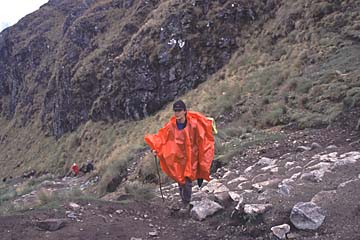 auf den letzten Metern zum Pass der toten Frau, Inka Trail Tag 2, Peru