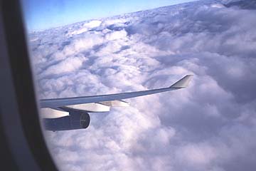 Sinkflug durch Wolken nach Frankfurt...