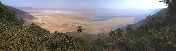 Aussicht vom Aussichtspunkt am Ngorongoro Crater Rim auf die phantastische Landschaft